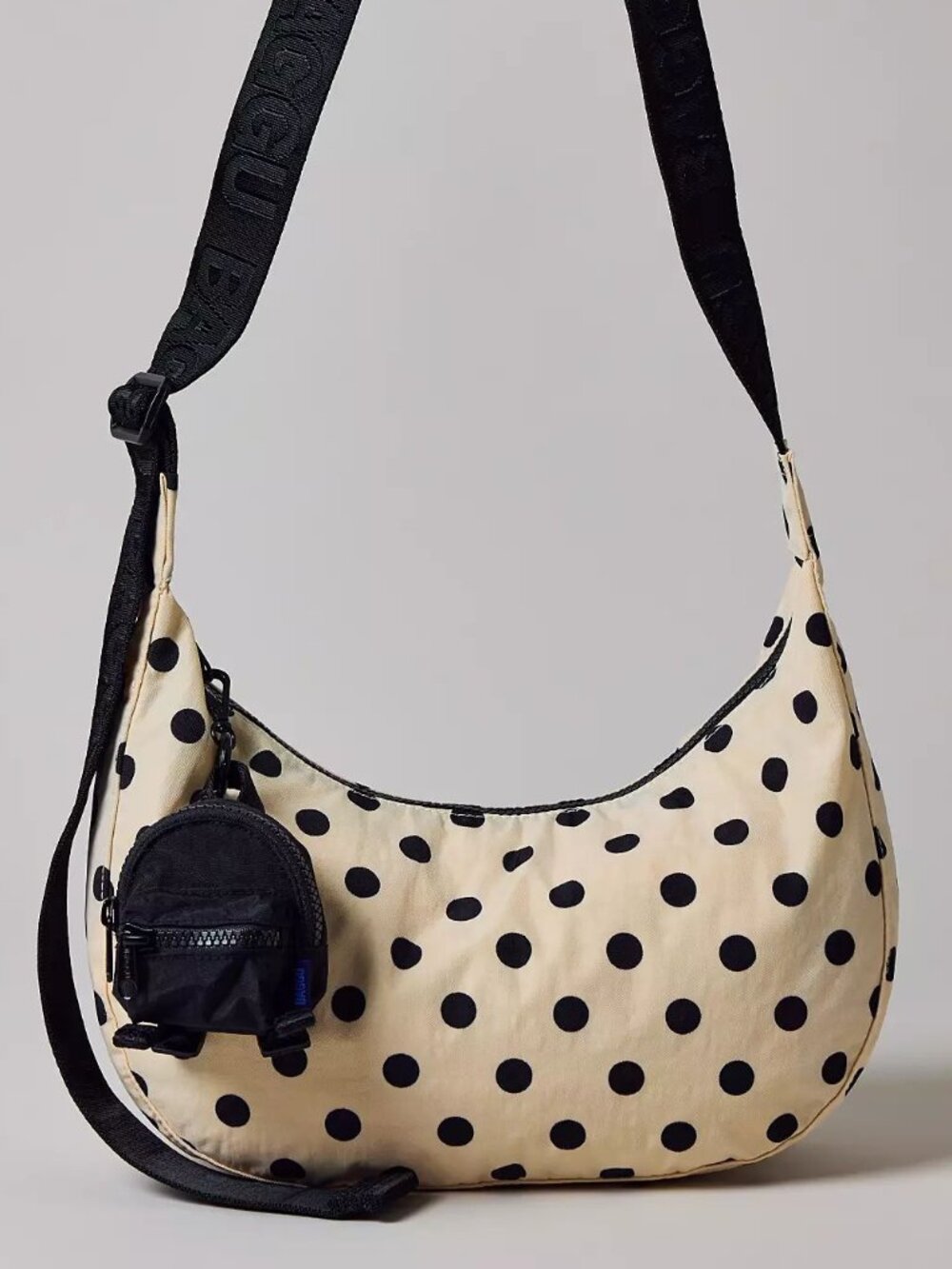 NWT Baggu Medium Crescent Bag - Cream w/ Black Polka Dot - Picture 3 of 6